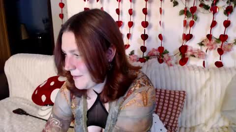 Snapshot of lilith___moon chatting on May 9, 9:20 pm Lilly online show from May 9, 9:20 pm
