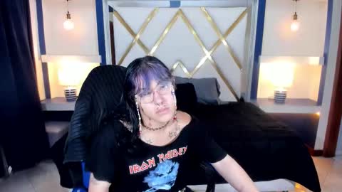 lilith  online show from March 25, 11:49 am