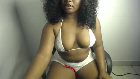 Snapshot of lilith_lala chatting on February 6, 6:22 pm tina online show from February 6, 6:22 pm