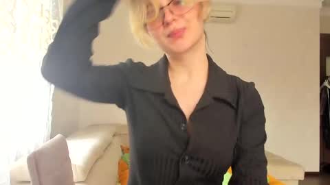 lilith online show from May 31, 9:49 am