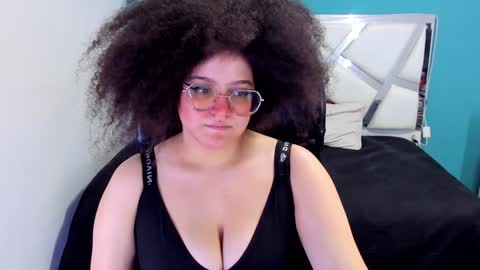 Snapshot of lilith_mesa chatting on December 7, 4:09 am Lilith online show from December 7, 4:09 am