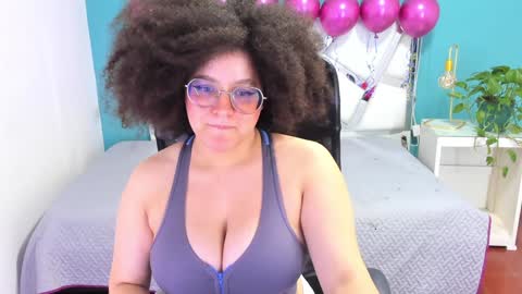 Snapshot of lilith_mesa chatting on December 27, 7:40 am Lilith online show from December 27, 7:40 am
