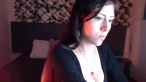 Lilith Patton  online show from April 19, 1:10 pm