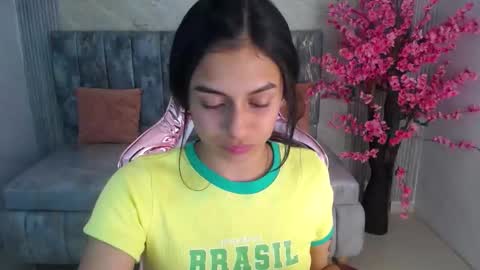 Snapshot of lilith_petit_sub chatting on January 25, 6:57 pm Lilith  online show from January 25, 6:57 pm