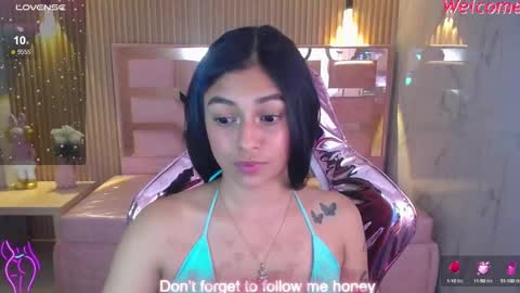 Snapshot of lilith_petit_sub chatting on February 19, 2:23 pm Lilith  online show from February 19, 2:23 pm