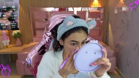 Snapshot of lilith_petit_sub chatting on October 11, 4:22 am Lilith  online show from October 11, 4:22 am