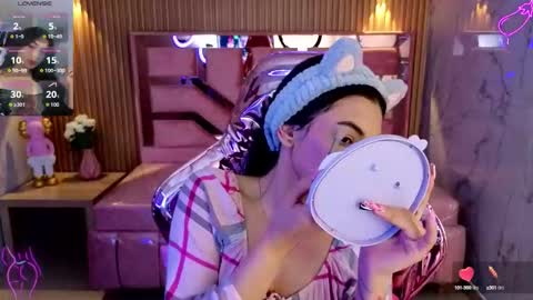 Snapshot of lilith_petit_sub chatting on October 16, 3:51 am Lilith  online show from October 16, 3:51 am