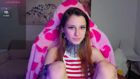 Snapshot of lilith_poison chatting on September 25, 6:22 pm lilith_poison online show from September 25, 6:22 pm