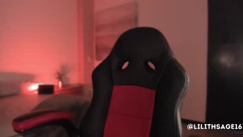 lilith_sage_ online show from September 12, 11:54 am