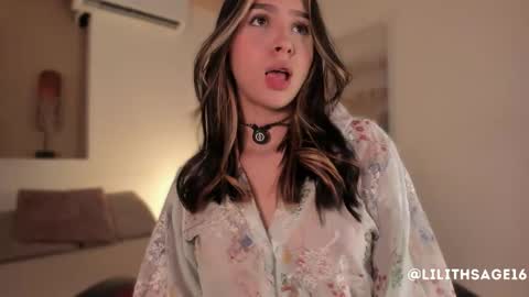 lilith_sage_ online show from October 21, 11:44 am