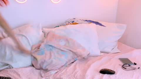 Lilith online show from April 15, 3:13 am