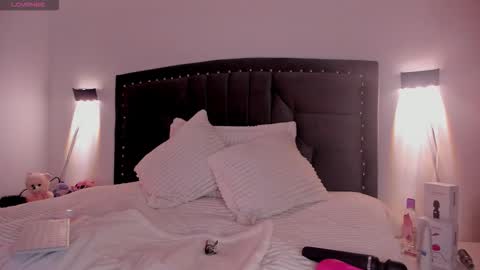 Snapshot of lilith_thompson chatting on October 15, 2:44 am lilith_thompson online show from October 15, 2:44 am