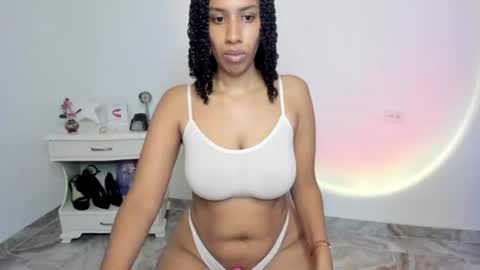 Snapshot of lilith_vision chatting on June 19, 4:17 am Alejandra online show from June 19, 4:17 am