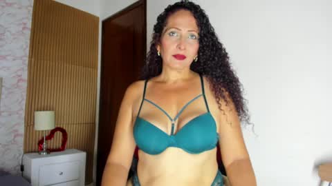 Snapshot of lilithphillis1 chatting on April 26, 5:21 pm lilithphillis1 online show from April 26, 5:21 pm