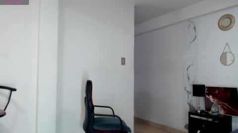 Snapshot of lilithphillis1 chatting on May 4, 5:42 pm lilithphillis1 online show from May 4, 5:42 pm
