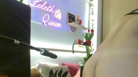 Snapshot of lilithqueen1 chatting on July 5, 1:56 am La pelirroja online show from July 5, 1:56 am