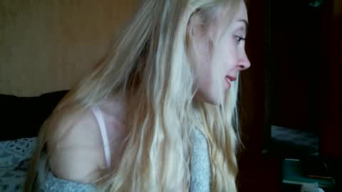 Snapshot of lilithris chatting on March 28, 3:11 pm Lenkaa777 online show from March 28, 3:11 pm