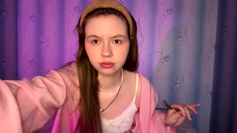 Lillian online show from March 22, 9:23 am