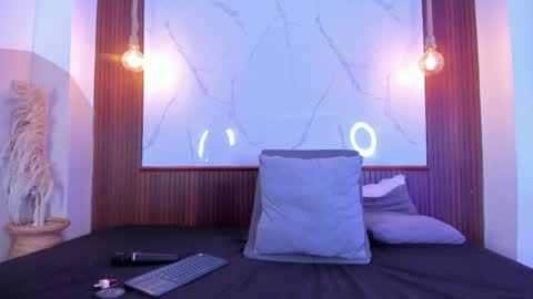 lillian_lee1 online show from May 23, 6:12 pm