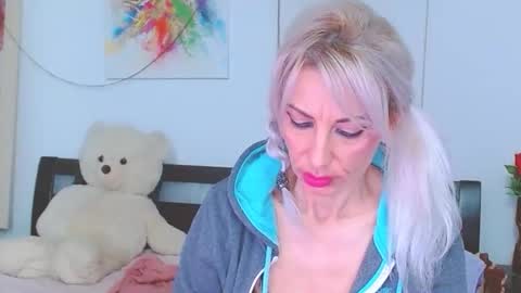 Lara online show from February 26, 10:53 pm