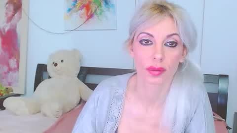 Lara online show from March 30, 7:04 pm