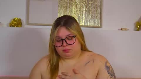 LillianHaig online show from March 2, 6:48 pm