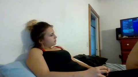 Snapshot of lillie_otter chatting on November 9, 7:56 pm lillie_otter online show from November 9, 7:56 pm