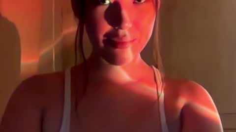 lillie_sun online show from August 3, 10:57 pm