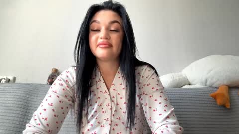 Stella online show from April 2, 3:26 am