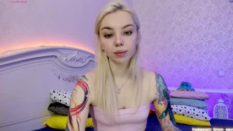 Snapshot of lillimooore chatting on January 29, 12:12 am LilliMoore online show from January 29, 12:12 am