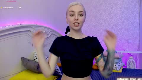 Snapshot of lillimooore chatting on February 16, 3:15 am LilliMoore online show from February 16, 3:15 am