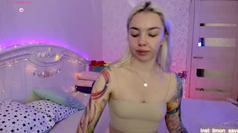 Snapshot of lillimooore chatting on September 16, 12:00 am LilliMoore online show from September 16, 12:00 am