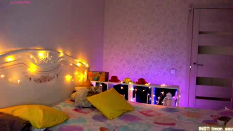 LilliMoore online show from March 27, 11:37 pm