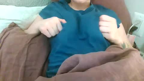 Snapshot of lilly49547 chatting on February 25, 5:17 am Lilly online show from February 25, 5:17 am