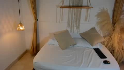 L I L L Y online show from January 21, 3:21 pm