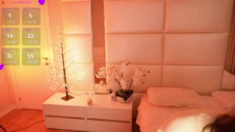 Snapshot of lilly_colins chatting on June 23, 9:02 pm Lilly Colins online show from June 23, 9:02 pm