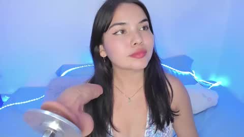 Snapshot of lilly_kinky chatting on March 6, 3:46 am Lilly  online show from March 6, 3:46 am