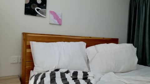 LillyParker online show from March 21, 2:49 am