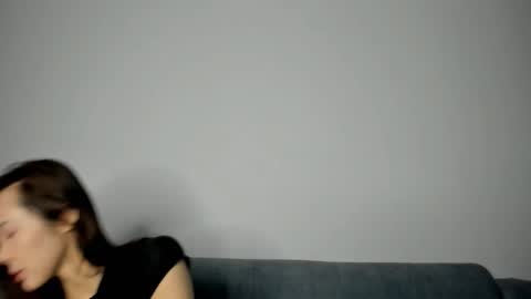 Snapshot of lilly_sweeet chatting on February 21, 4:02 am lilly online show from February 21, 4:02 am