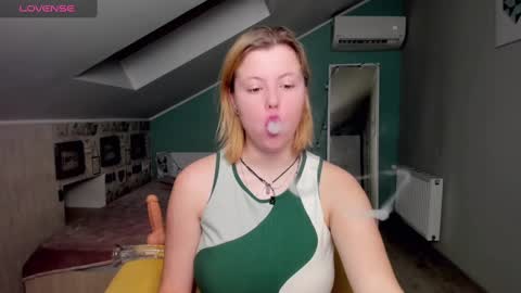 Lilly Depp online show from December 17, 5:04 pm