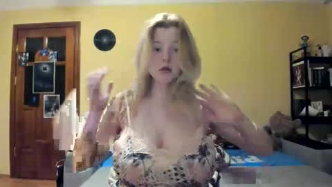 Lilly Depp online show from March 21, 5:27 pm