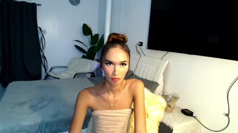 Snapshot of lillyholland_xx chatting on February 14, 11:31 am lillyholland online show from February 14, 11:31 am