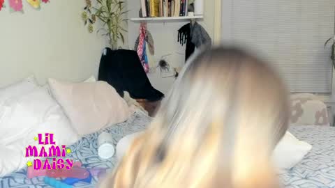 Snapshot of lilmamidaisy chatting on March 30, 3:29 am Daisy Bby online show from March 30, 3:29 am