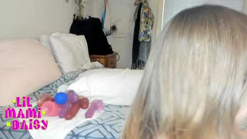 Snapshot of lilmamidaisy chatting on June 16, 2:14 am Daisy Bby online show from June 16, 2:14 am