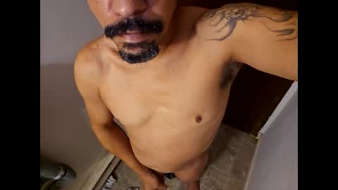 Snapshot of lilmanbd chatting on November 9, 6:23 am lilmanbd online show from November 9, 6:23 am