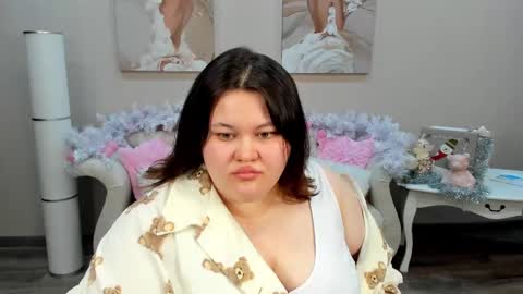 Snapshot of lilolewins chatting on January 8, 9:32 am LiloLewins online show from January 8, 9:32 am