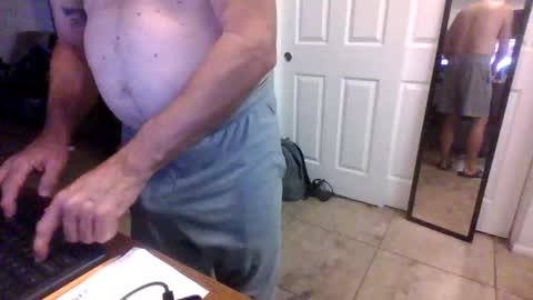 lilpackage69 online show from December 2, 2:06 am