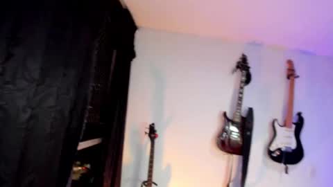 Snapshot of lilpervert_girl chatting on February 23, 12:41 am Carolina online show from February 23, 12:41 am