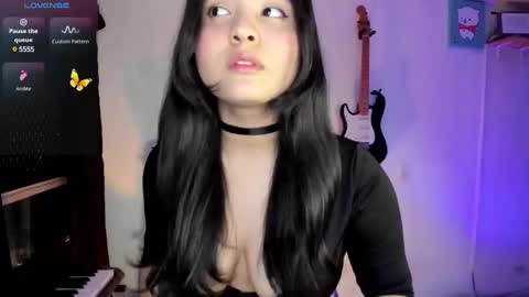 Snapshot of lilpervert_girl chatting on February 25, 12:25 am Carolina online show from February 25, 12:25 am