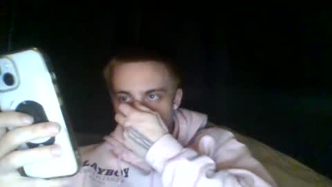 Snapshot of lilsecret222 chatting on March 21, 3:44 am lilsecret222 online show from March 21, 3:44 am